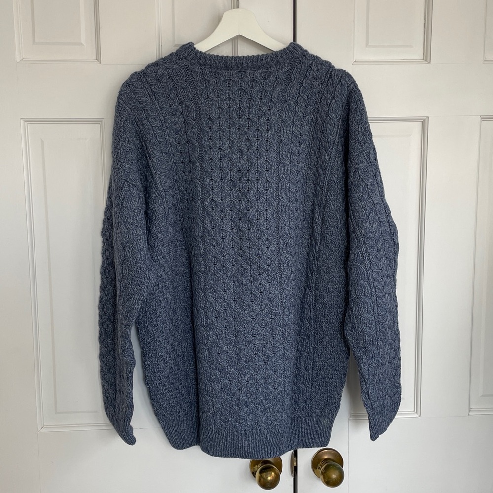 Carraig Donn Men’s Aran Wool Sweater - Picture 3 of 5